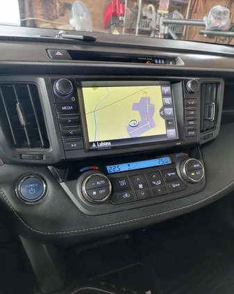 Toyota RAV4 cena 97000 przebieg: 135000, rok produkcji 2017 z Dukla małe 106